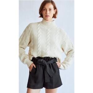 Aritzia Shorts Paperbag Tie Waist Wilfred High Rise 2 Black Pocket Bottom Short